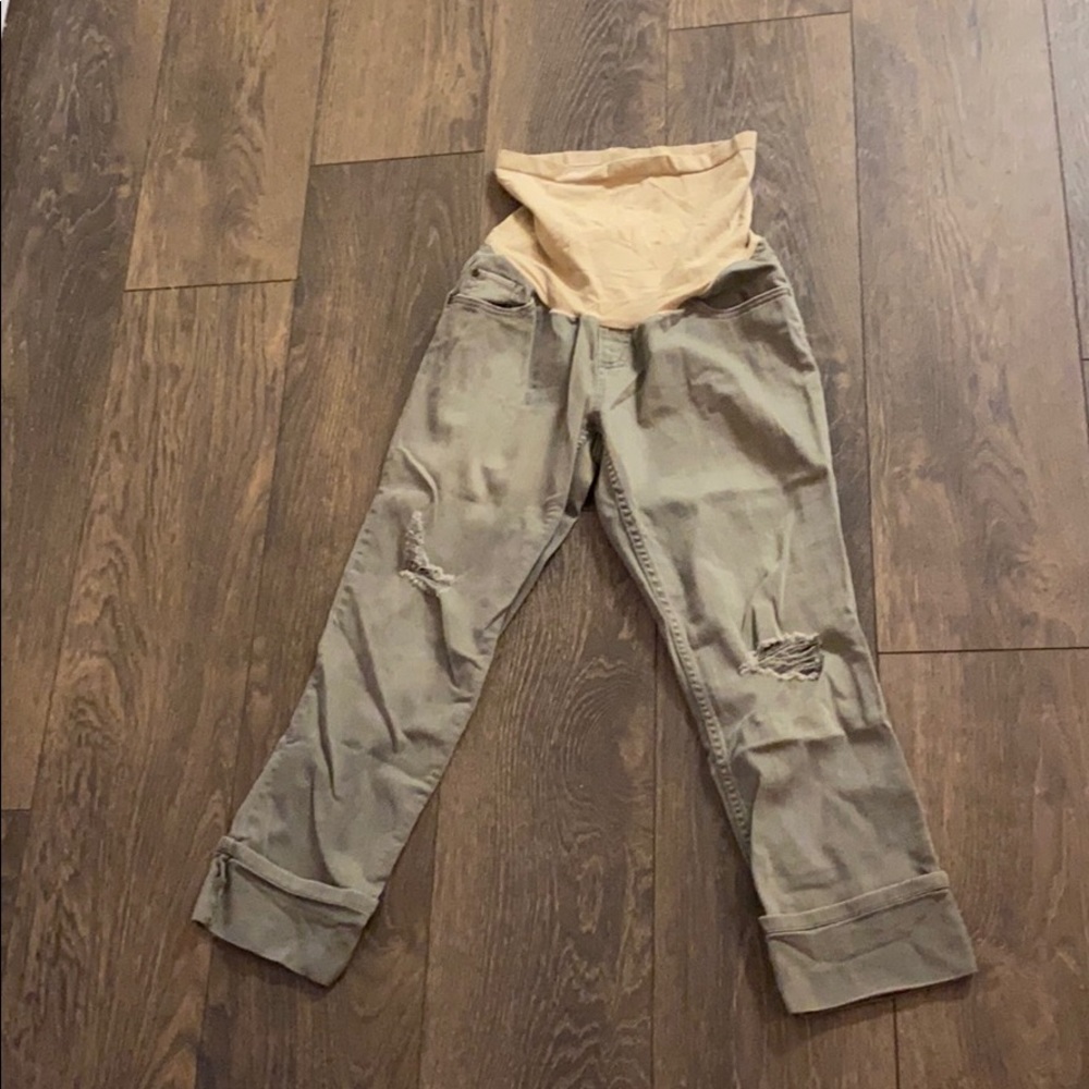 Maternity capris